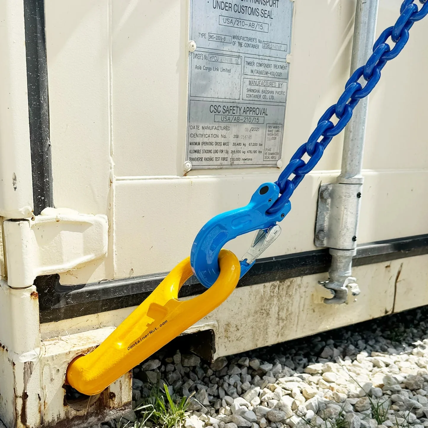 Container_Nut_Chain_Sling_Plus_Hook_Combo_Lifestyle_Image